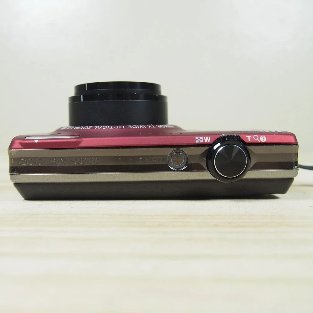Nikon Coolpix S6000 14.2MP Digital Camera Bundle Red w/Charger + Battery A++ EUC